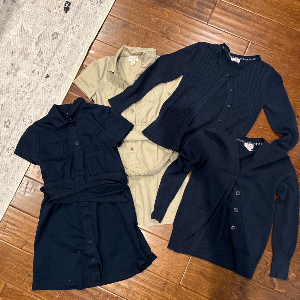 Girls school uniforms size M(8)